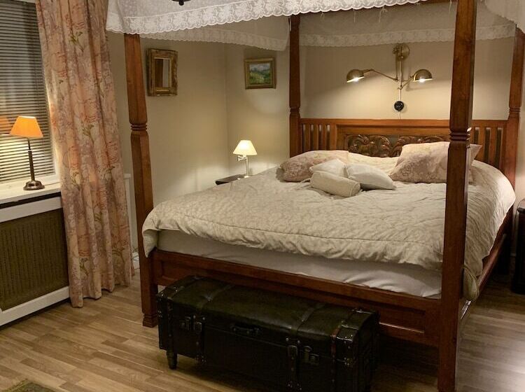 Семейный Номер, Furulidens B & B