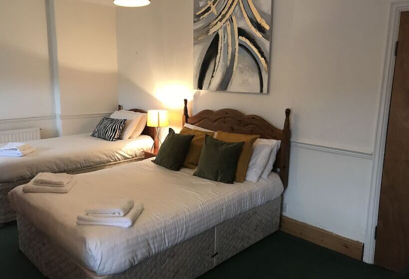 Семейный Номер, Tree Tops Guest House