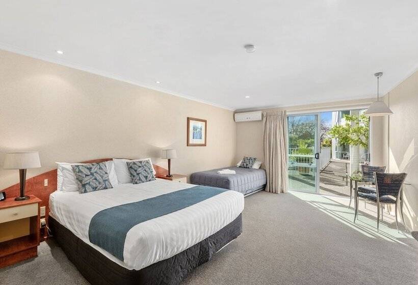 Студия Стандарт Кровать Куин, Aristotles North Shore