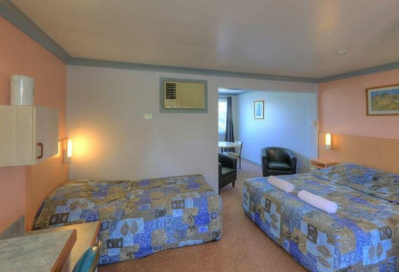 Номер Стандарт, Jacaranda Motor Lodge