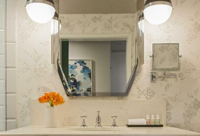 带大床的标准间, Kimpton Cardinal Hotel, An Ihg