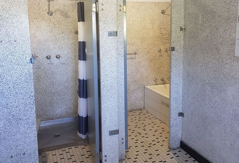اتاق استاندارد یک تخته با سرویس بهداشتی مشترک, Pier Hotel Coffs Harbour