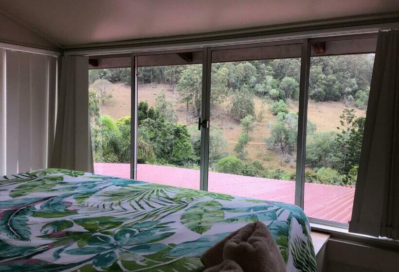 سوئیت 2 خوابه, Rossmount Rural Retreat