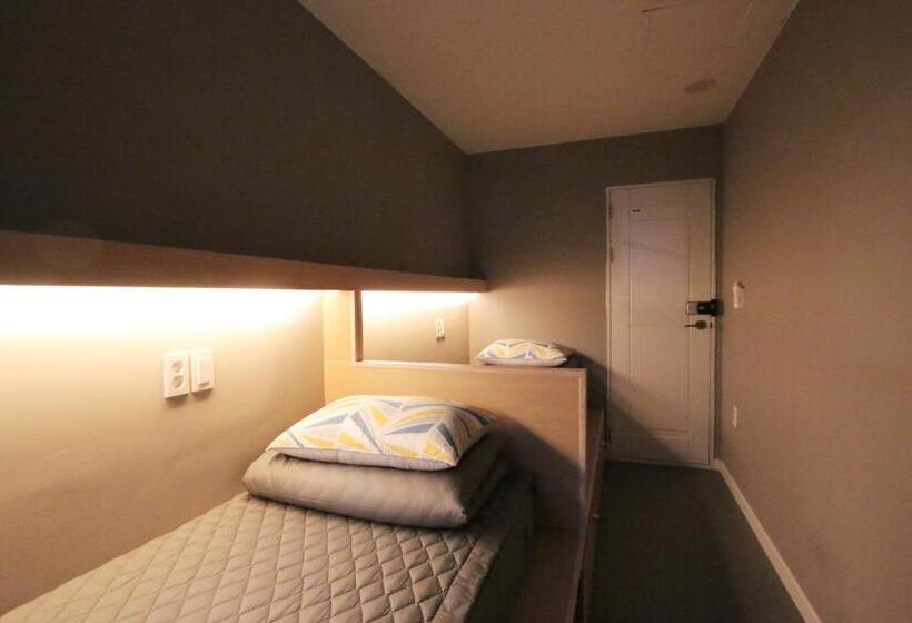 Номер Стандарт Совместная Ванная, Blueboat Hostel Gyeongju