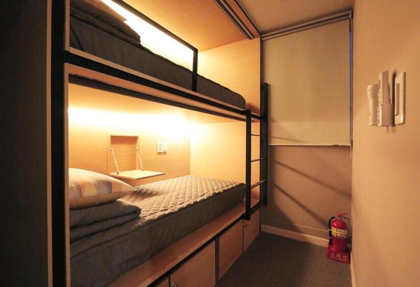 Номер Стандарт с Койками Совместная Ванная, Blueboat Hostel Gyeongju