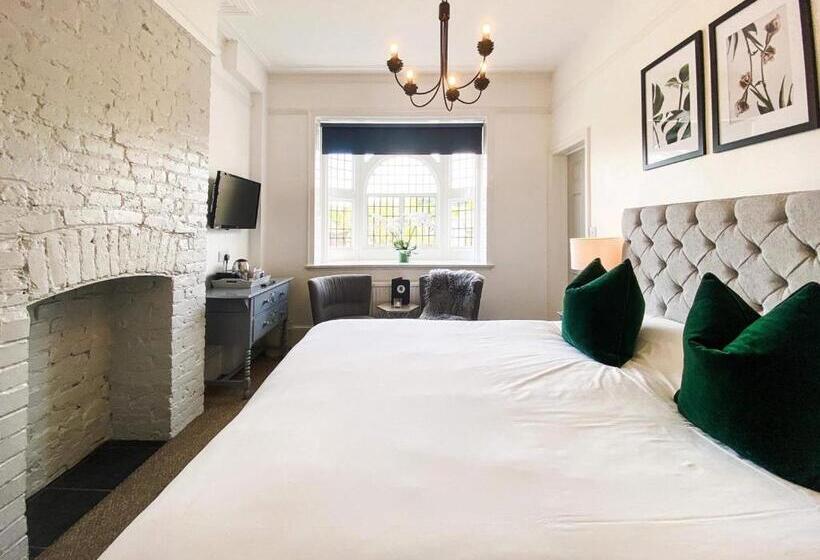 Номер Deluxe, Castle