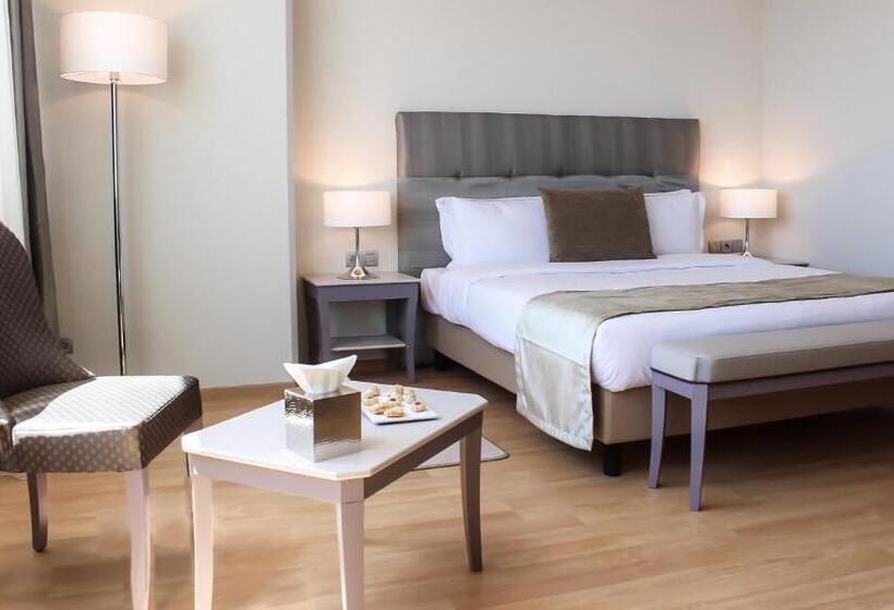 行政房间, Mogador Marina