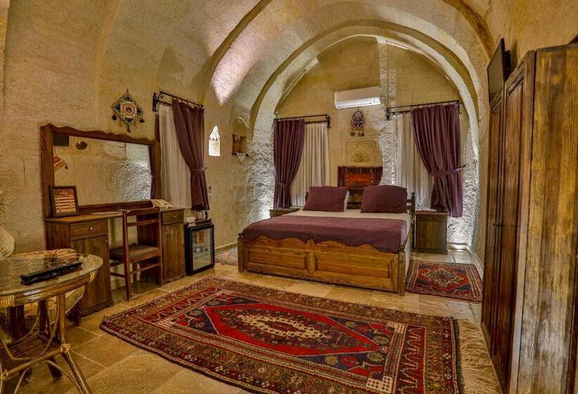 اتاق سوپریور, Hidden Cave