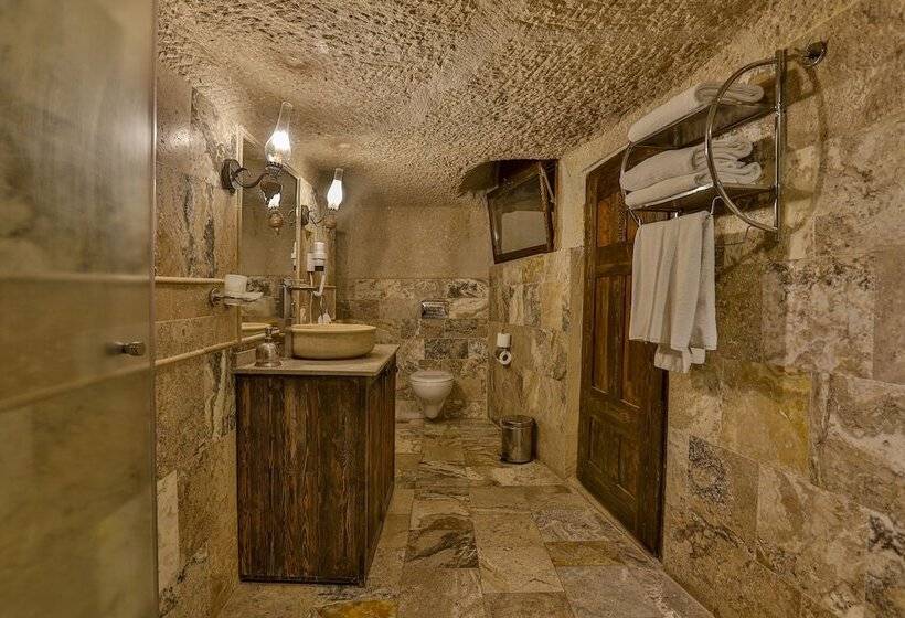 デラックスルーム, Hidden Cave