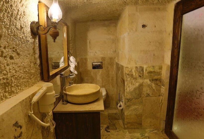 اتاق استاندارد, Hidden Cave