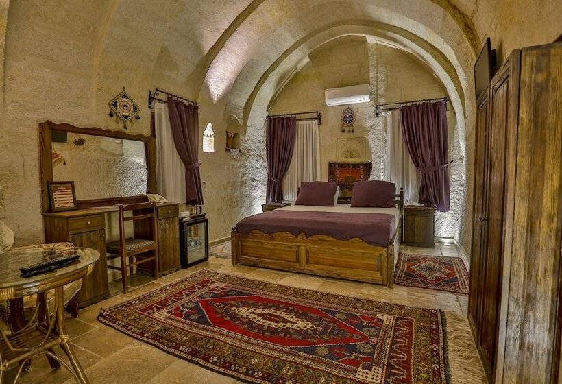 اتاق سوپریور, Hidden Cave