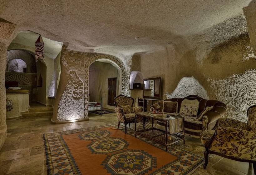 سوییت خانوادگی, Hidden Cave