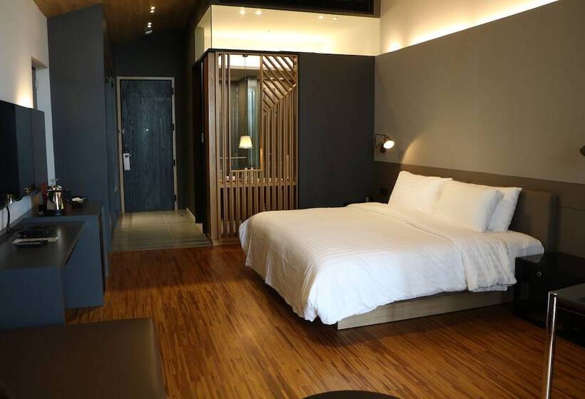 디럭스 룸, Midori Clark Hotel And Casino