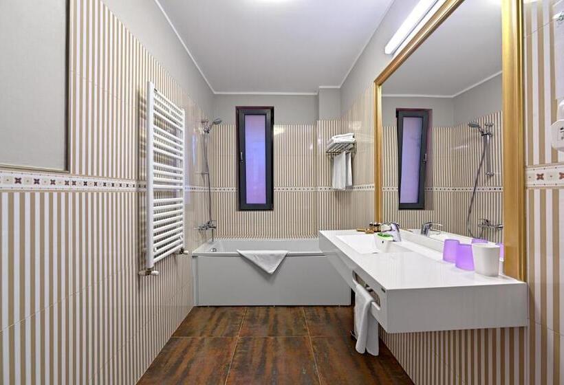 Апартаменты 2 Спальни, Tomis Garden Apartments Mamaia