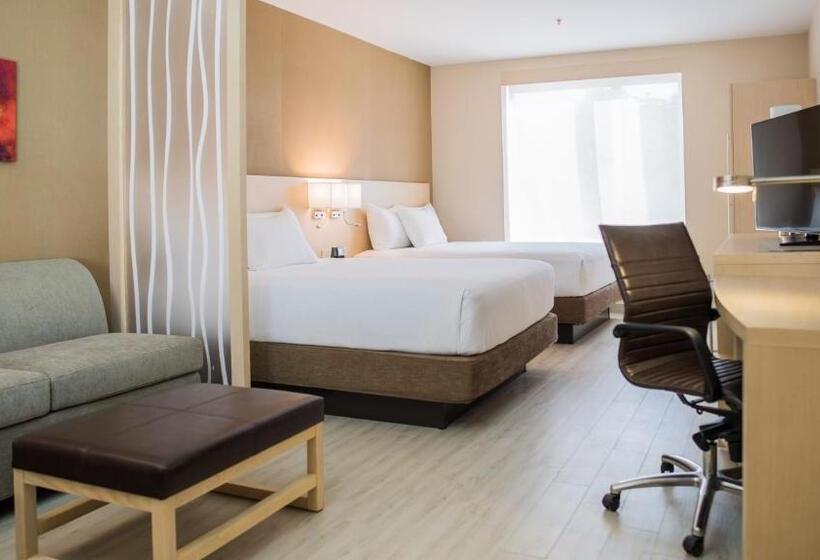 اتاق استاندارد با چشم‌انداز دریاچه, Hyatt Place Managua