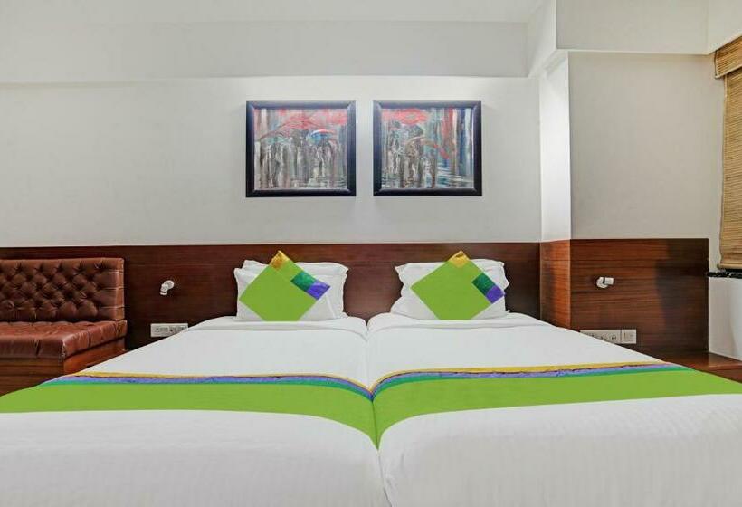 Quarto Deluxe, Treebo Cherry Tree