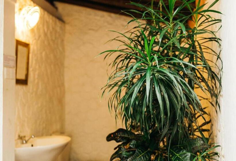 Дом 1 Спальня, Secret Garden Villa   Unawatuna