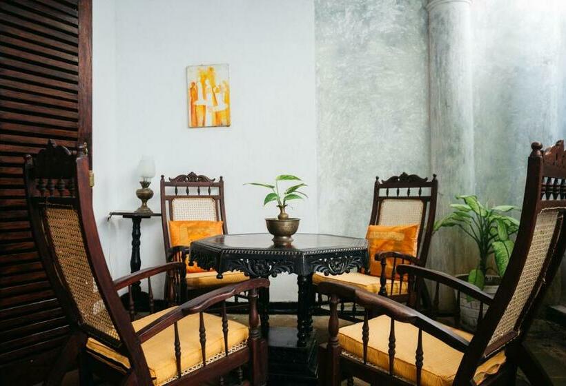 Люкс Кровать Кинг, Secret Garden Villa   Unawatuna