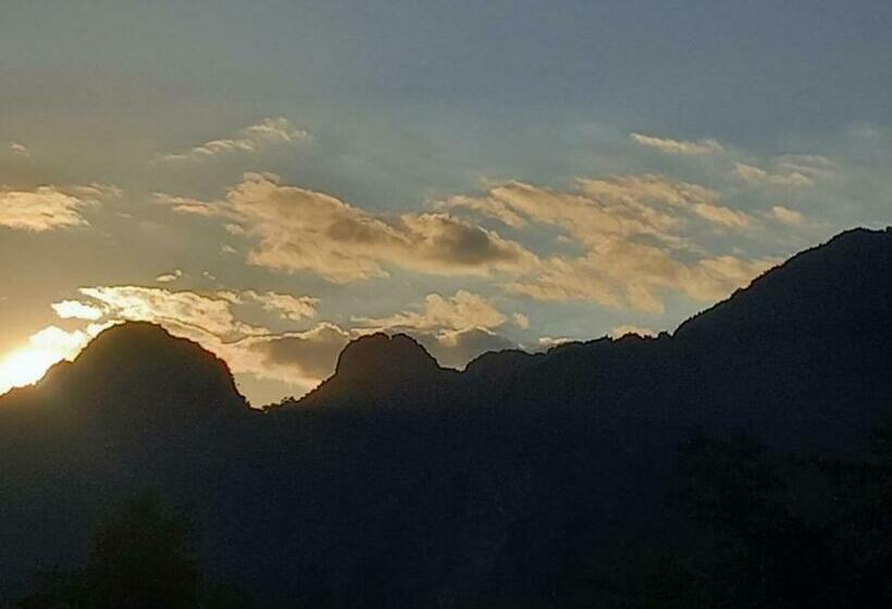 Номер Deluxe, Vang Vieng Queens Mountain View