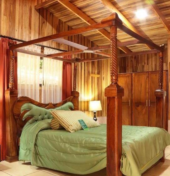 Дом 3 Спальни, Los Pinos Cabins & Reserve