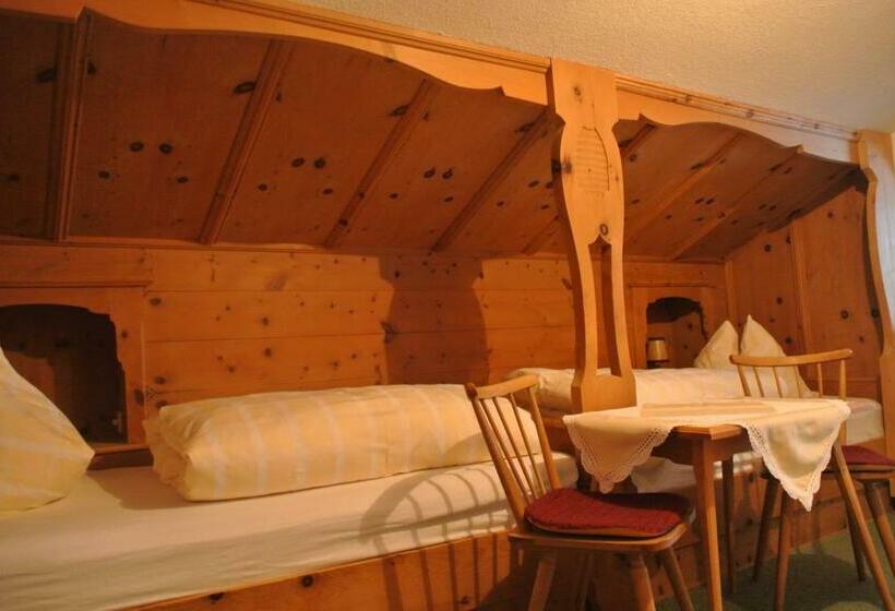 Номер Стандарт с Балконом, Haus Lärchenbrunn