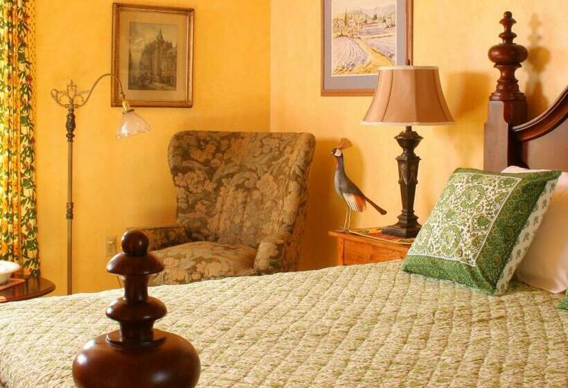Номер Стандартный Кровать Куин, L Auberge Provencale Inn & Restaurant