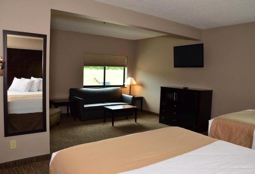 Семейный Номер, Qube Hotel   Polk City