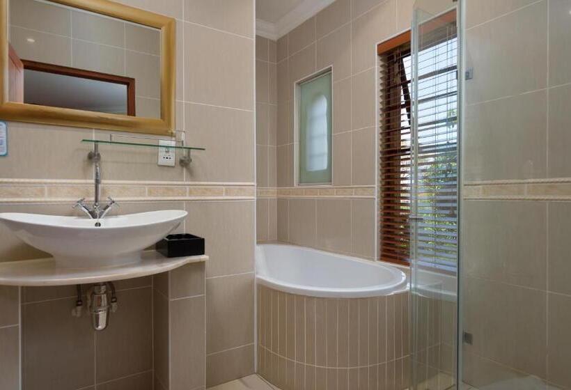 חדר סטנדרט עם מיטת קינג, Bohemian Guesthouse   Pretoria
