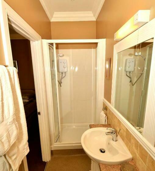اتاق استاندارد, The Courtyard Guest House