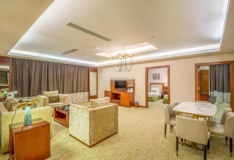 Королевский Люкс, Grand Plaza Hotel   Dhabab Riyadh
