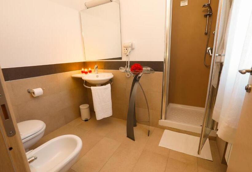 اتاق استاندارد یک نفره, Le Onde Resort