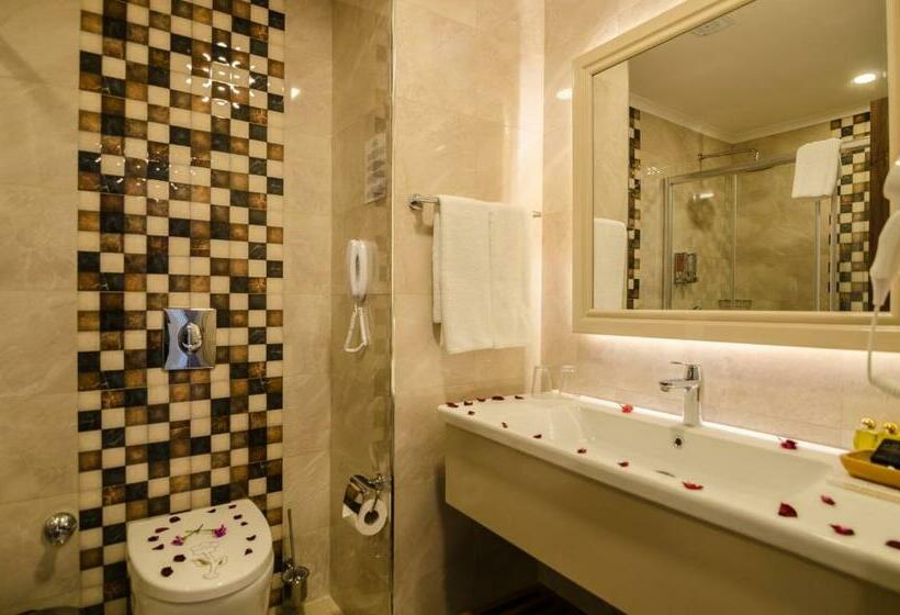 Номер Стандарт Вид на Море с Балконом, The Lumos Deluxe Resort Hotel & Spa