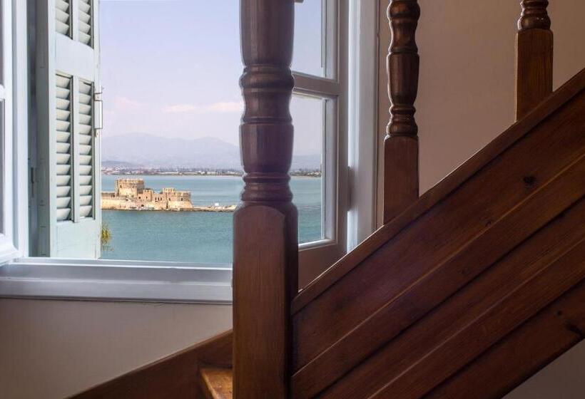 Люкс, Nikolaos Pension