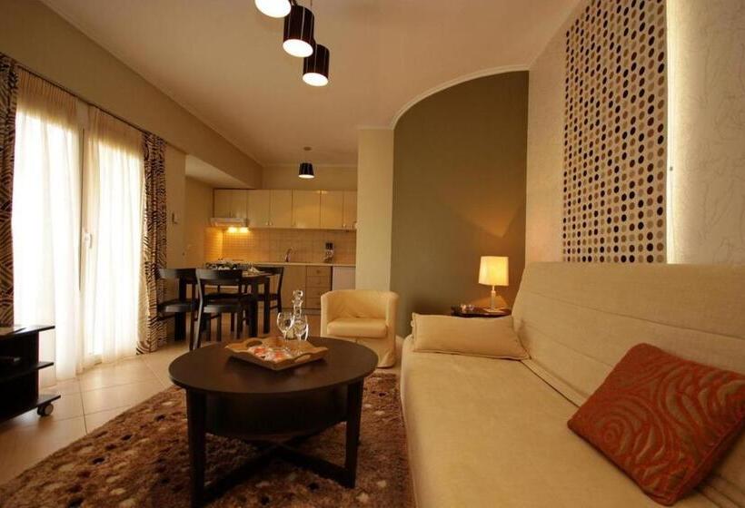 Семейные Апартаменты, Palatino Rooms & Apartments