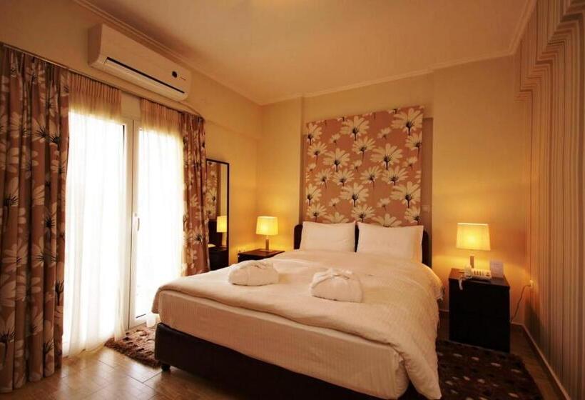 Семейные Апартаменты, Palatino Rooms & Apartments