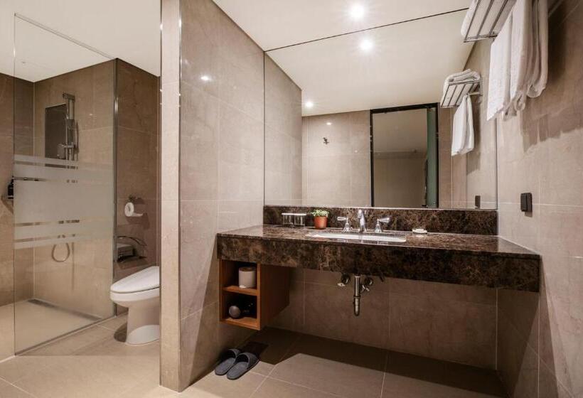 Номер Deluxe, Shin Shin Hotel Jeju Airport