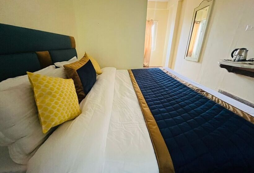 패밀리 스위트, The Ashoka Inn 300mts Walkable From Mall Road