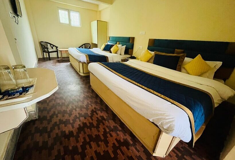 패밀리 스위트, The Ashoka Inn 300mts Walkable From Mall Road