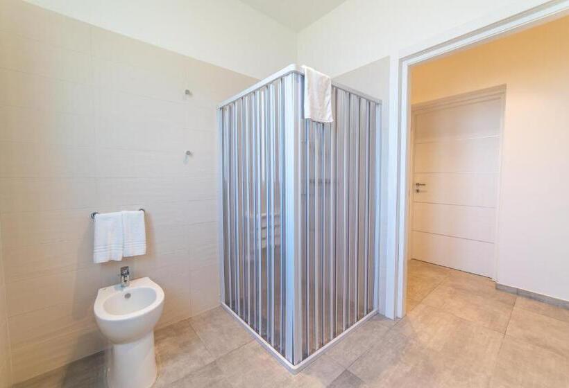 آپارتمان 1 خوابه با تراس, Villa Gina Case Vacanze