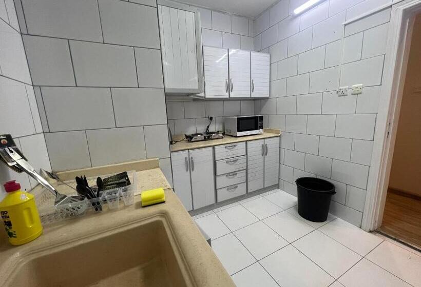Кровать в Общей Комнате, Hakimdom Hostel