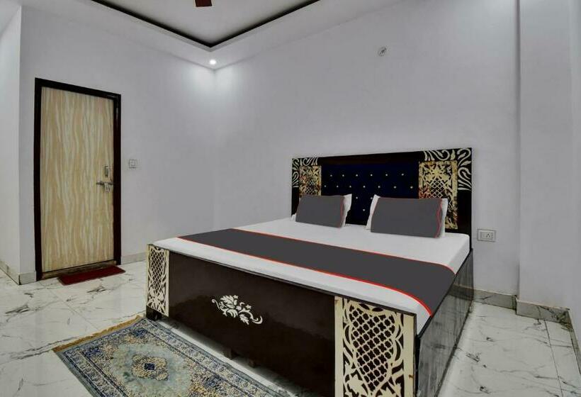 Трехместный Номер Классика, Oyo Flagship 81356  Royal Paradise