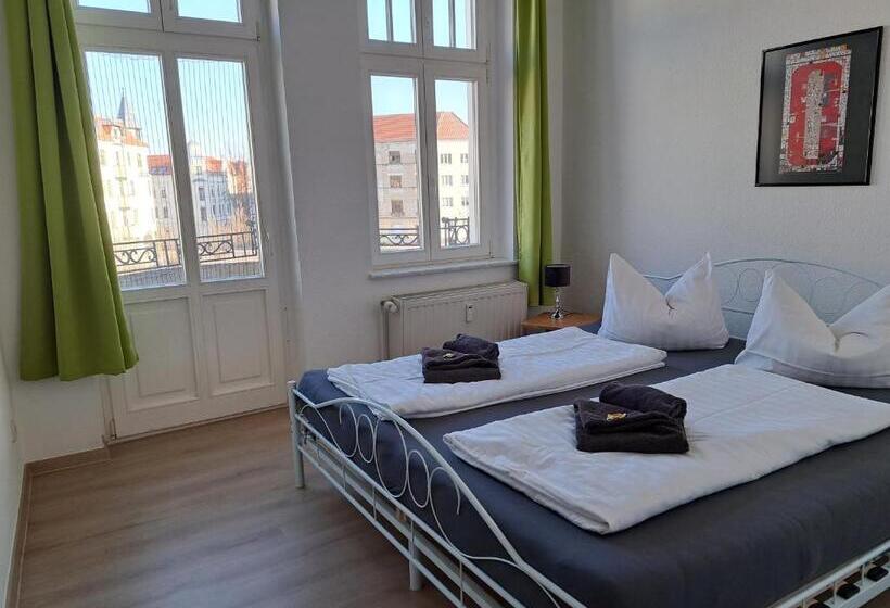 Quarto Estandar com Sacada, Apartment Hotel Schillerplatz