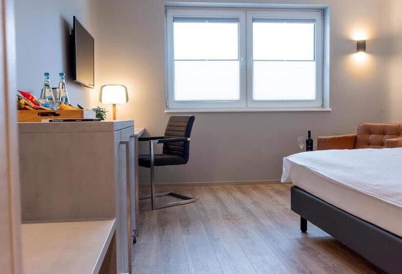 Номер Deluxe, Circle Inn