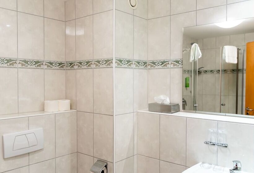Номер Deluxe, Circle Inn