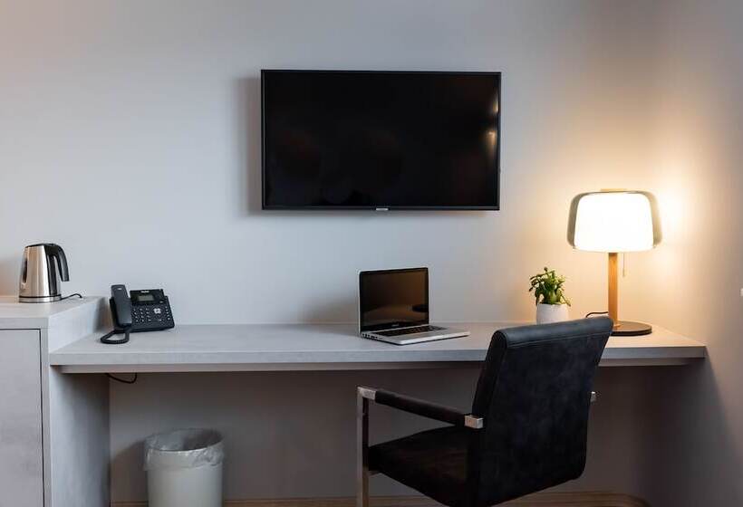 Номер Deluxe, Circle Inn