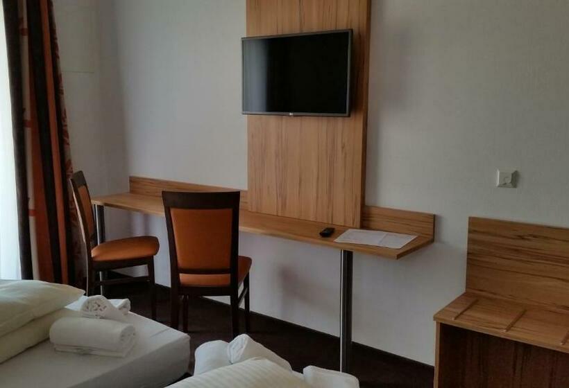 Номер Комфорт, Schafer Boardinghouse