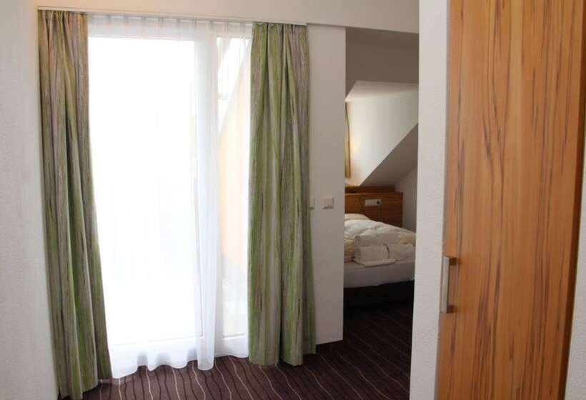 Номер Комфорт, Schafer Boardinghouse