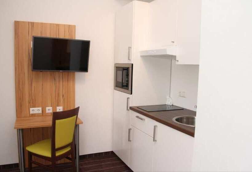Студия Стандарт, Schafer Boardinghouse
