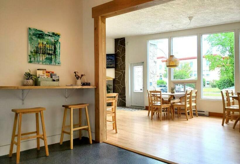 Номер Стандарт Индивидуальный Совместная Ванная, Auberge Mélilot