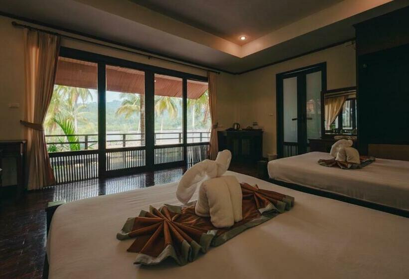 اتاق استاندارد با چشم‌انداز دریا, Kooncharaburi Resort   Koh Chang